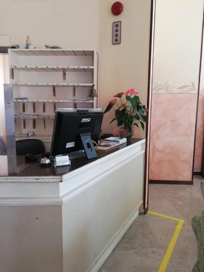טוסקולנו מדרנו Albergo Villa Angela מראה חיצוני תמונה