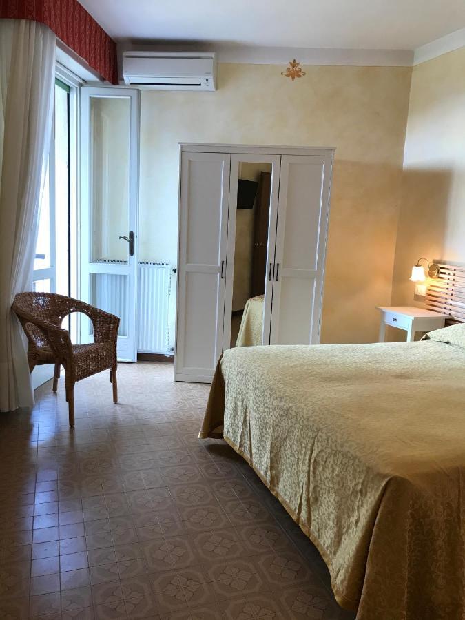 טוסקולנו מדרנו Albergo Villa Angela מראה חיצוני תמונה