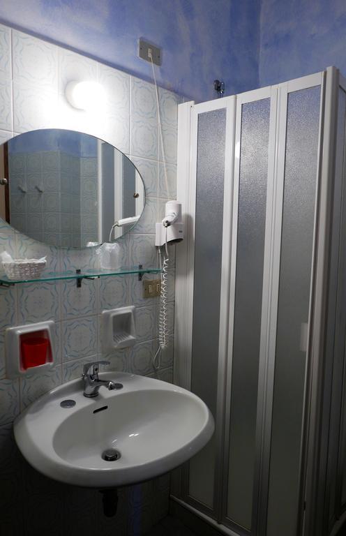 טוסקולנו מדרנו Albergo Villa Angela מראה חיצוני תמונה