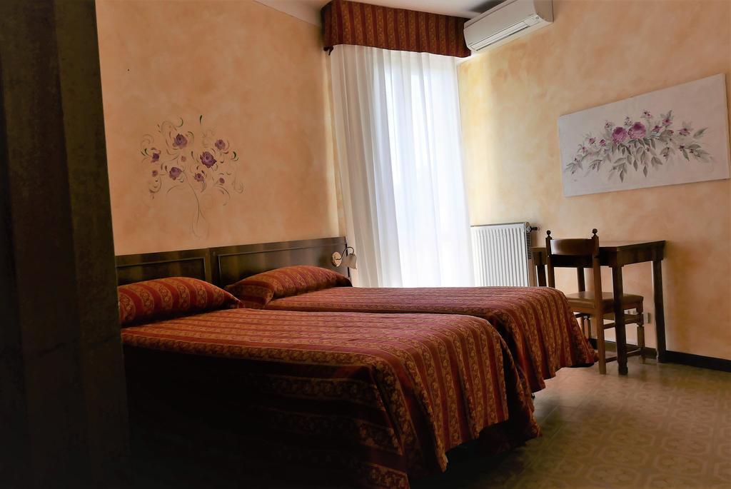 טוסקולנו מדרנו Albergo Villa Angela מראה חיצוני תמונה